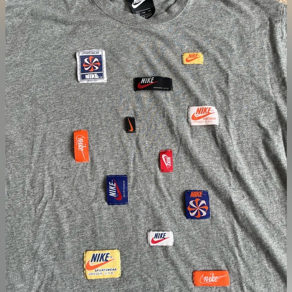 Women's Nike Gray Long Sleeve Shirt with Nike Patches - Picture 2 of 7